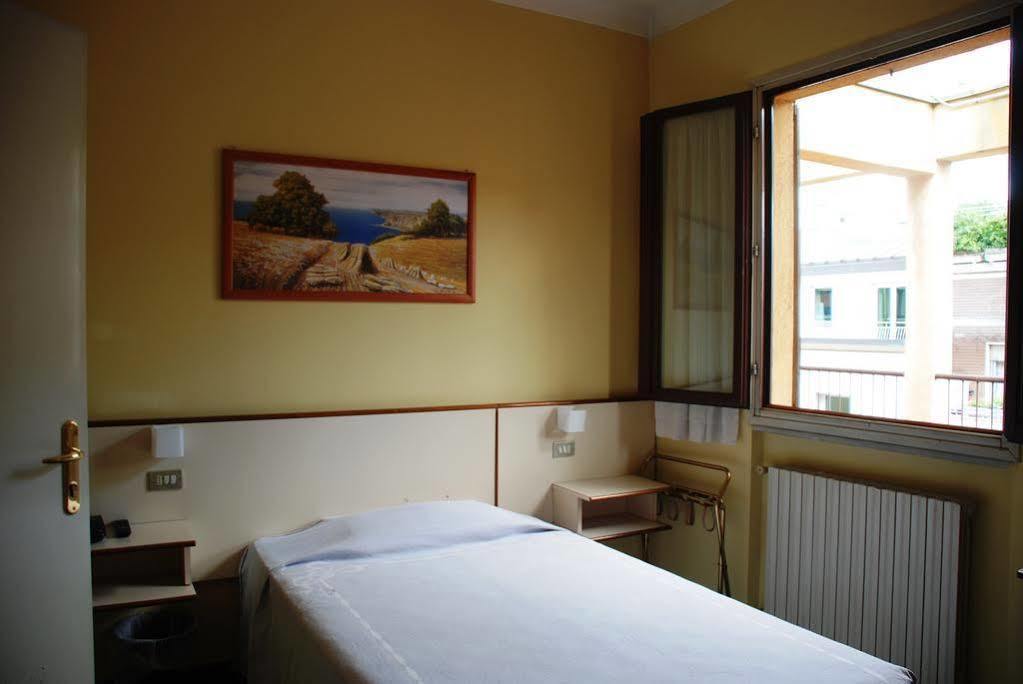 Hotel Boston Milaan Buitenkant foto